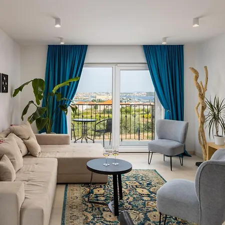 Villa West